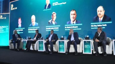 صورة الإعلام الرسمي في مواجهة السوشيال ميديا: أي دور في زمن الفوضى الرقمية؟