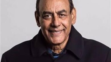 صورة الفنان الكبير أحمد بدير يواصل حضوره في دراما رمضان في اللون الازرق وقطر صغنطوط