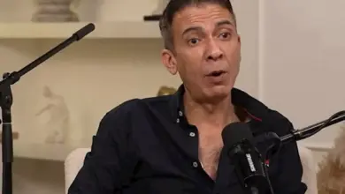 صورة الآلاف يشيعون الطبيب المصري الشهير ضياء العوضي في جنازة مهيبة