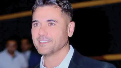 صورة النجم احمد عز ينظر للعالمية من خلال الأمير وDogs7
