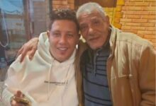 صورة رحيل والد نجم المهرجانات حمو بيكا وحشد من النجوم والأصدقاء في الجنازة بالاسكندريه