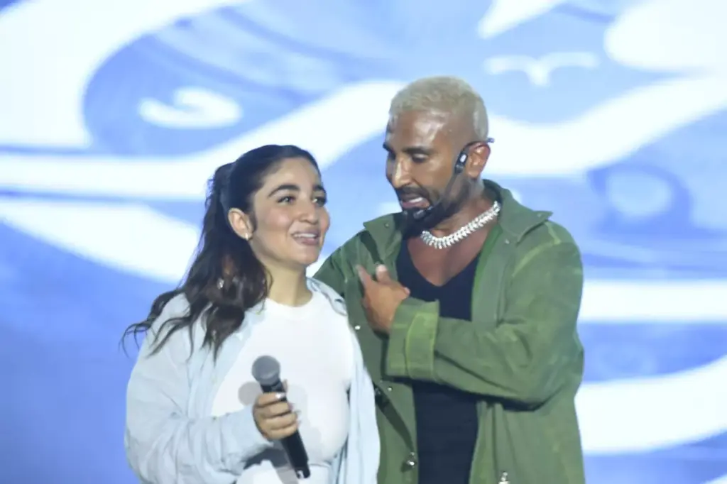 أحمد سعد وابنته في ليلة استثنائية حاشدة في يلا ساحل