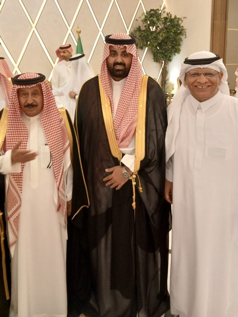 وسط حضور لافت من أهل الأدب والطب والثقافة والإعلام.. الدكتور عبد المحسن القحطاني يحتفل بزفاف حفيديه