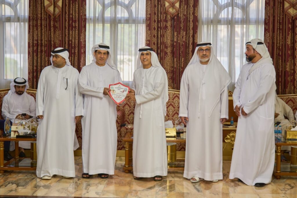 ملتقي ثقافي يحتفي بالمبدعات والاديبات والمثقفات ويشهد منح الشيخ المهندس سالم بن صقر القاسمي لقب سفير الكلمة العربية