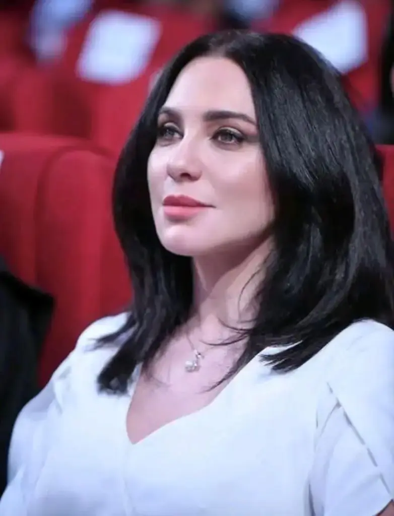 الفنانة السورية سلاف فواخرجي وفيلمها أرض الملائكة في سباق جوائز الأوسكار القادم