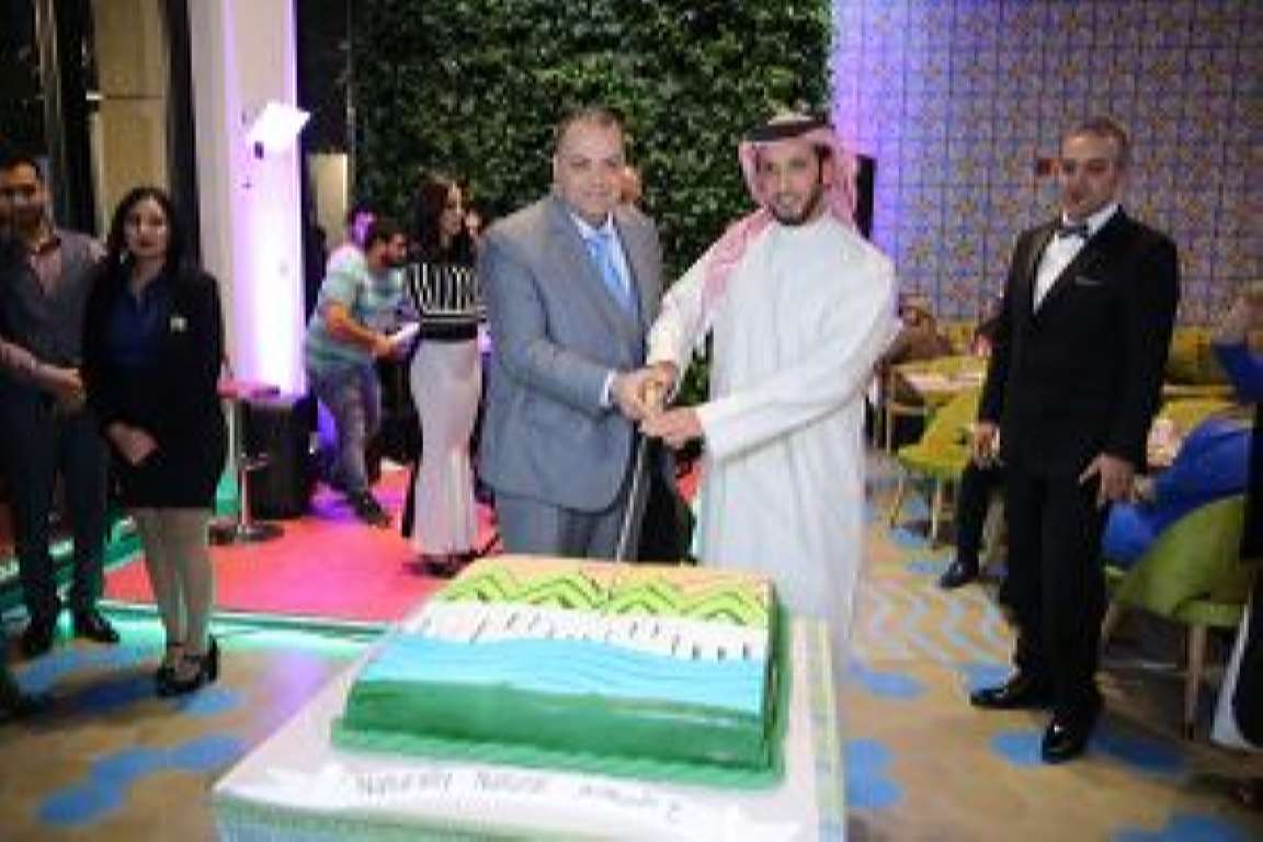 افتتاح ڤردوره